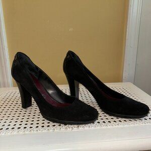 Unisa Black Suede Pumps w/ Chunky Heel